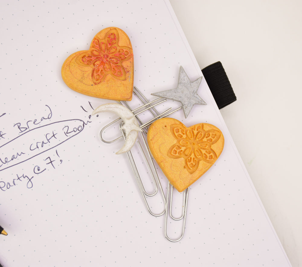 15-minute make: heart shaped paperclips