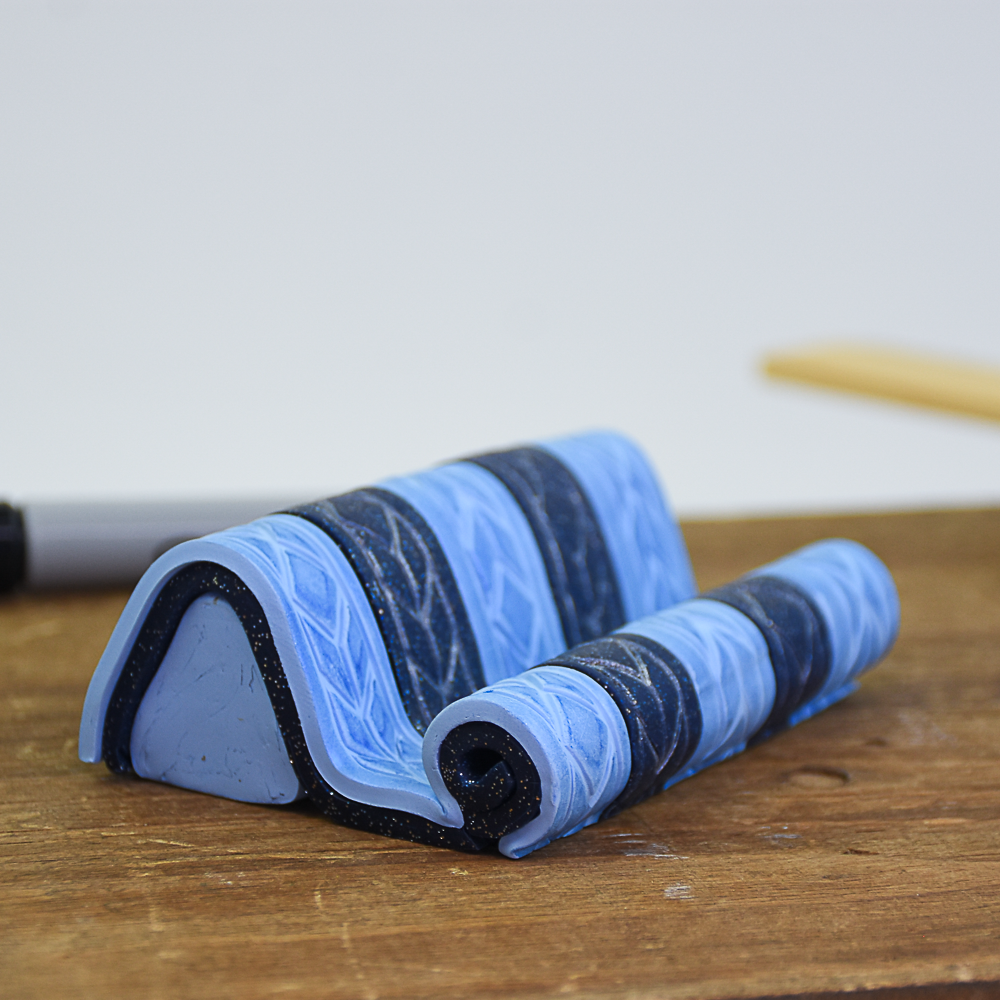 Sculpey Premo™ Knit Textured Phone Holder