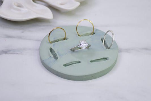 Sculpey Premo™ Slotted Ring Dish